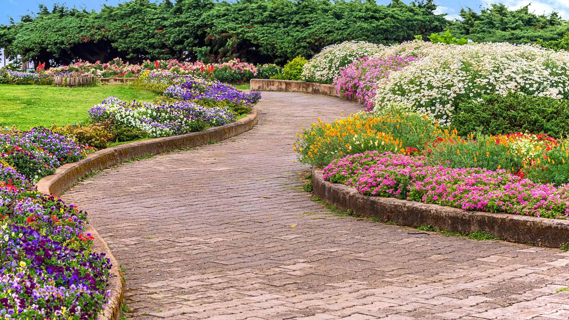 Commercial Brick Paving And Custom Masonry Landscaping Company Near Me