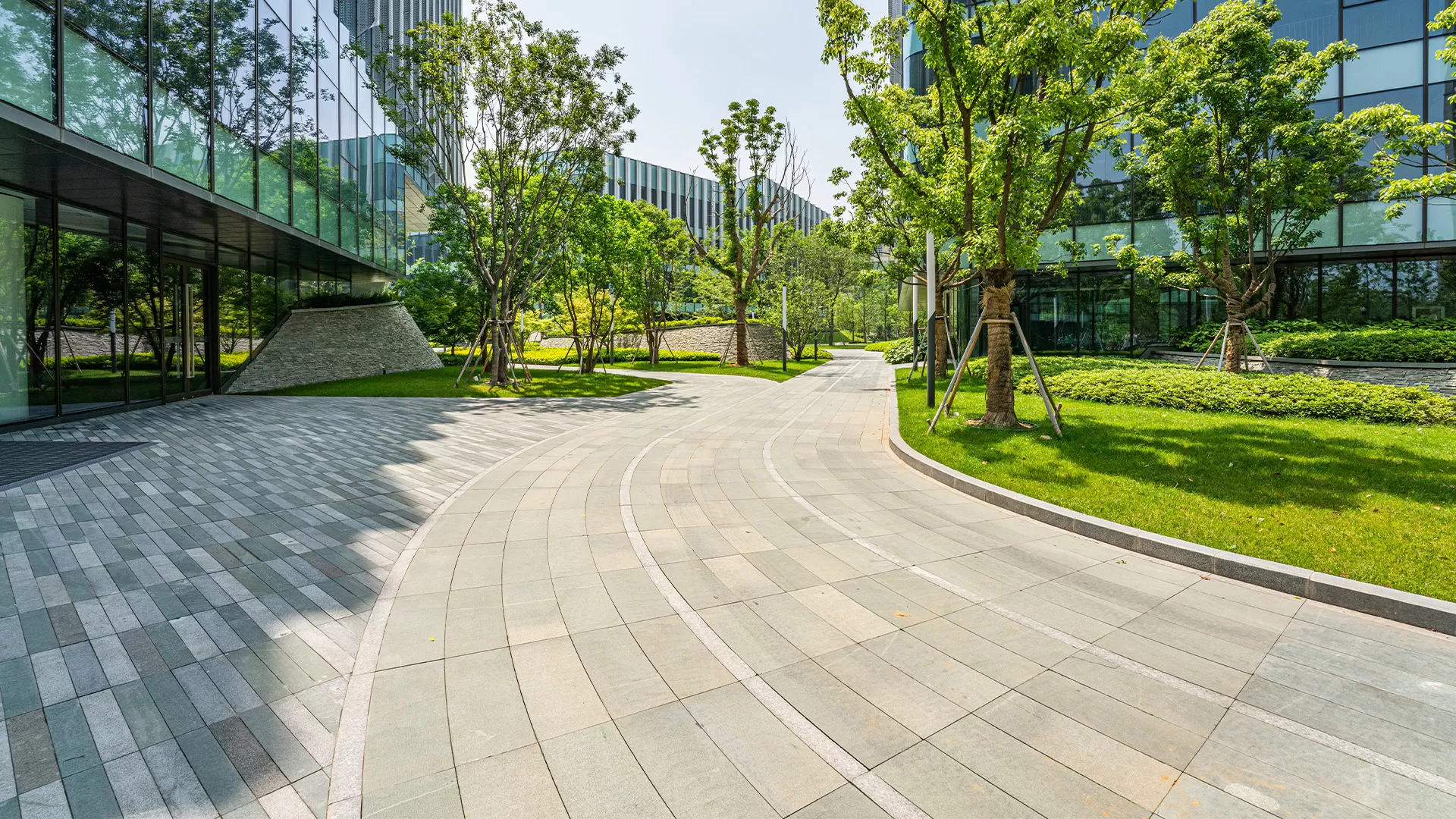 Southeast Mi Commercial Patios And Walkways Landscaping Company