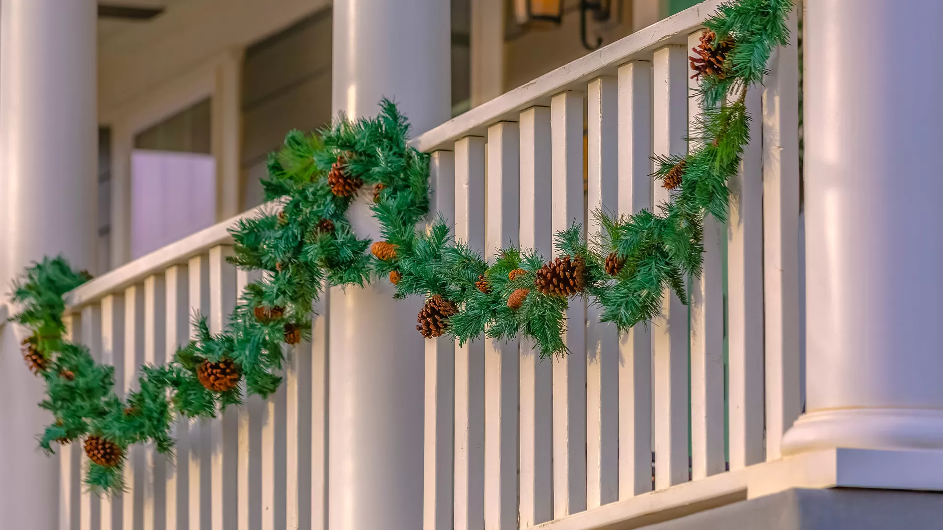 Residential Holiday Lighting & Decorations Installation Company Near Me
